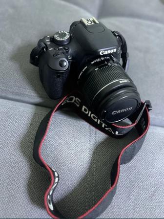 Продам зеркальный фотоаппарат Canon EOS 600D