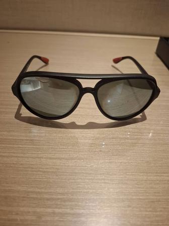 Продам оригинальные солнцезащитные очки Rayban