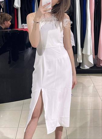 Платье белое коктейльное