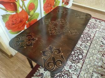 Продам стол с казахским орнаментом, размеры 110 на 60