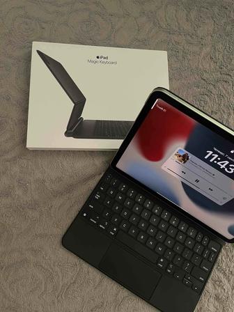 Планшет и клавиатура - Apple iPad Air 2020 10.9 дюйм и Magic Keyboard