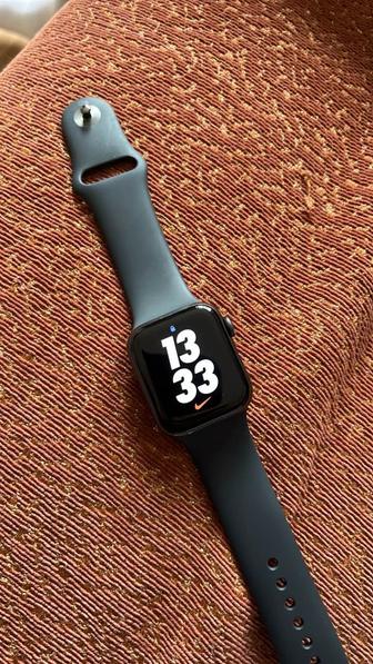 Часы Apple Watch SE series