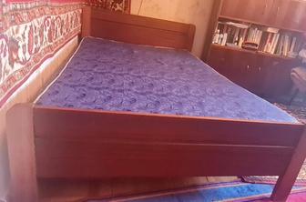 Винтажная немецкая кровать (изготовлено в ГДР) с оригинальным матрасом