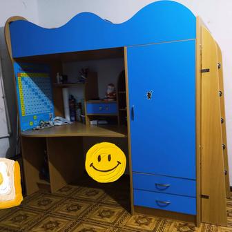 Стол + кровать + шкаф детский