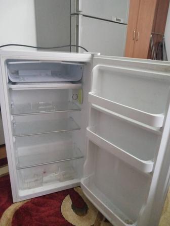 Продам холодильник Высота 90см