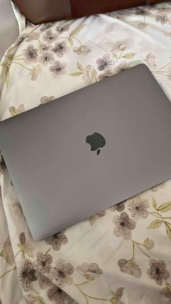 MacBook Air13 MGN63 серый, аккумулятор 100%