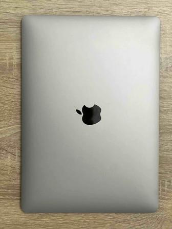 MacBook Air 2019 8/128гб