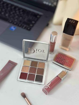 Палетка, румяна и блес для губ от бренда Dior