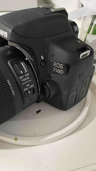 Продам зеркальный фотоаппарат canon eos 750d