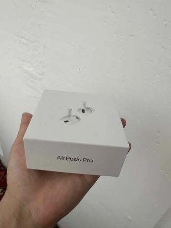 Продаю Наушники Apple AirPods Pro 2 with Lightning/Wireless Charging белый.