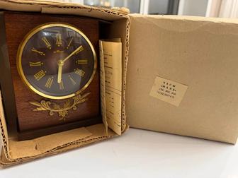 Настольные старинные часы Маяк, СССР (новые, в упаковке), раритет