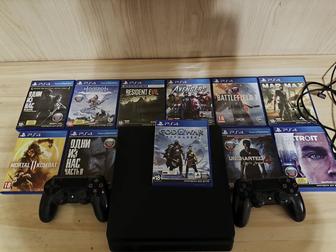 Продам PlayStation 4 , (1tb), 11 игр и два джойстика