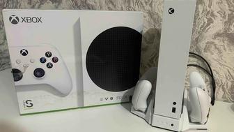 Игровая приставка Xbox Series S белый геймпад