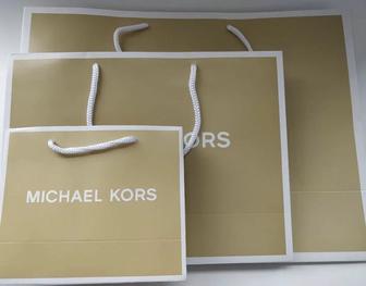 Пакеты разных брендов (Tommy Hilfiger, Michael Kors, Guess, Karl L и тд.)