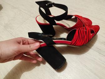 Красные сандали-туфли MENBUR