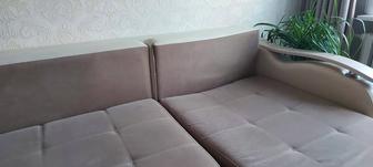 Угловой раскладной диван в отлично состоянии