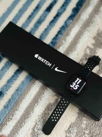 Продам часы Apple Watch Nike
Series 7 41 мм черный