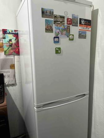Продаю холодильник на запчасти