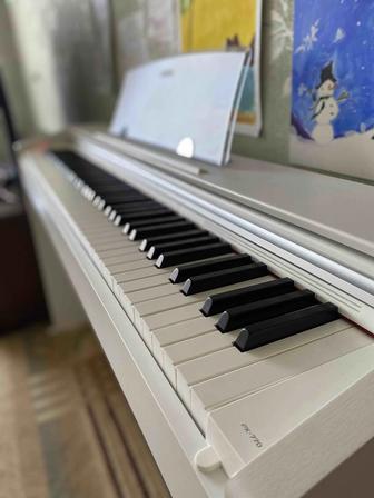 Цифровое пианино Casio PX-770