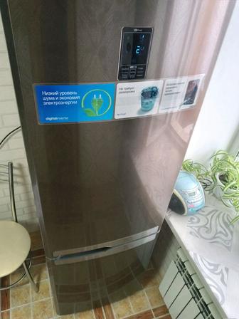 Продаю холодильник Samsung