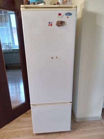 Продаётся двухкамерный холодильник Бирюса