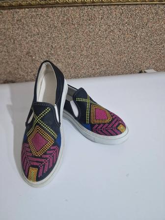 Женская обувь кроссовки лоферы