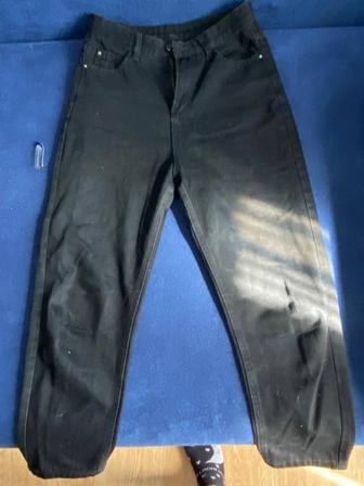Чёрные прямые джинсы, размер M-L,б.у.