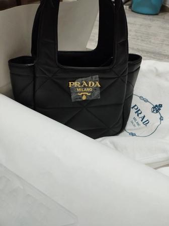 Продам сумку Prada