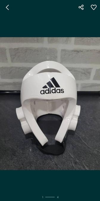 Защитный шлем для занятий карате