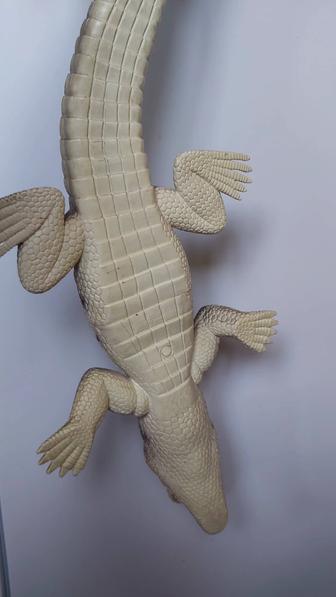 Декоративный тяжелый каучуковый крокодил
