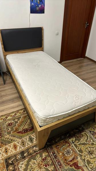 Кровать односпальная с ортопедическим матрасом 90х200
