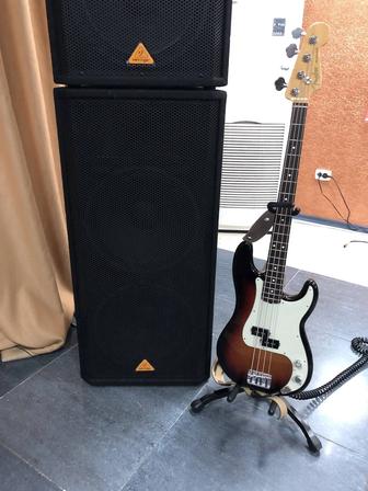 Продам бас гитару Fender AmPro P-Bass