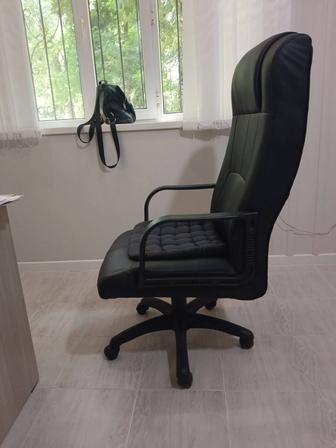 Продам мебель Офисное кресло