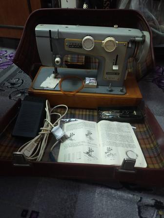 Швейная машинка Чайка-3