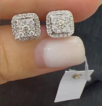 Пусеты Ереван с бриллиантом