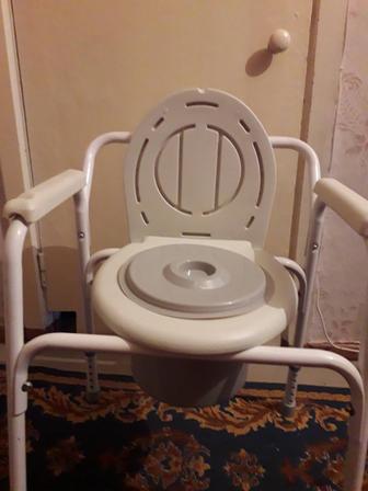 Унитаз-кресло для инвалидов и пожилых людей
