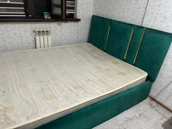 Спальный кровать с матрасом