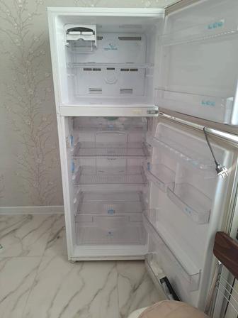 Продается б/у холодильник самсунг
