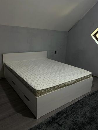 Кровать и матрас