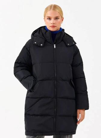 Продам зимнюю куртку натуральный утеплитель пух перо