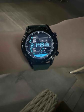 Продам часы Huawei GT-2