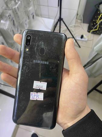 Самсунг А20. 32 гб. Samsung. Телефон. Смартфон
