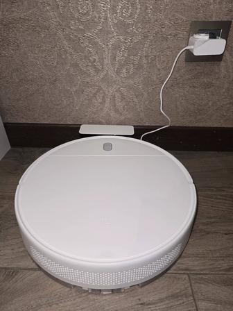 Робот-пылесос Xiaomi Mi Robot Vacuum-Mop essential