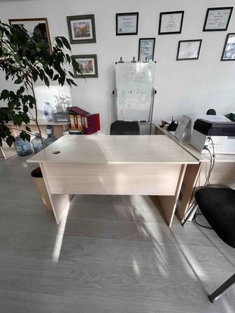 Продается офисная мебель стол