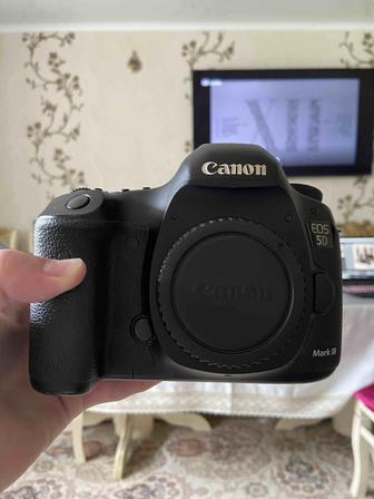 Продам фотоаппарат canon 5D Mark 3