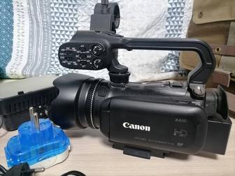 Видеокамера Canon xa10