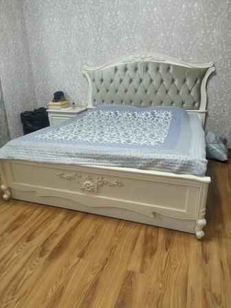 Спальная кровать