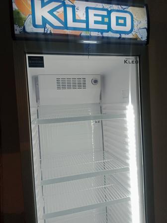 Продается витиринный холодильник