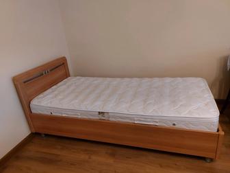 Продам односпальную кровать, размеры 90х200