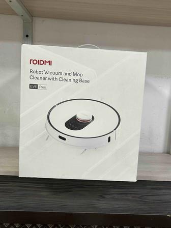 Robot Vacuum and Mop Cleaner with Cleaning Base